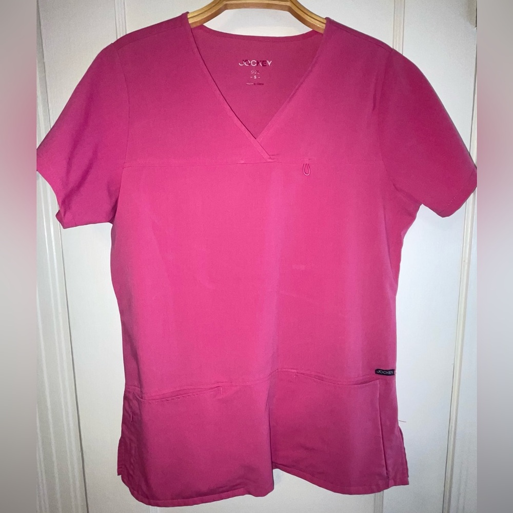 JOCKEY Pink Scrub Top short sleeve V Neck Stretch Womens Small zip pockets